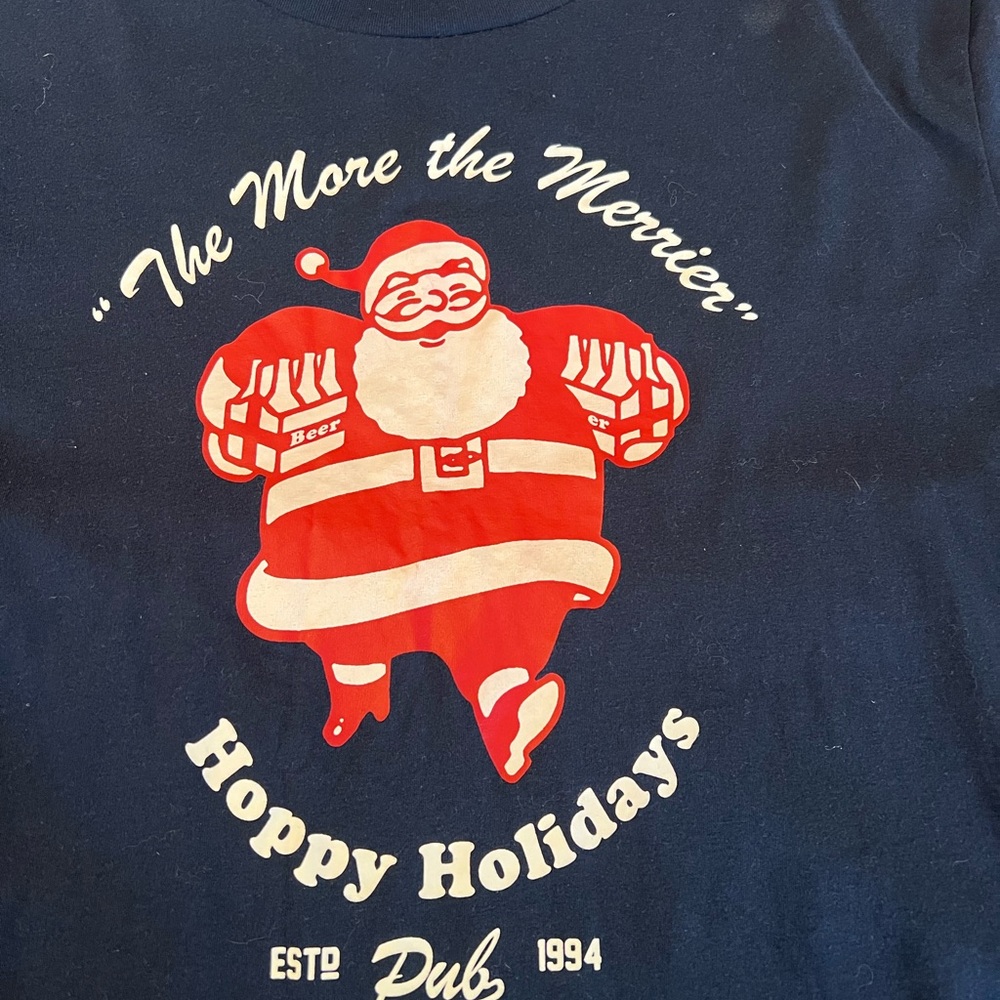 Old Navy Festive Navy Pub Santa T-Shirt - Picture 2 of 4